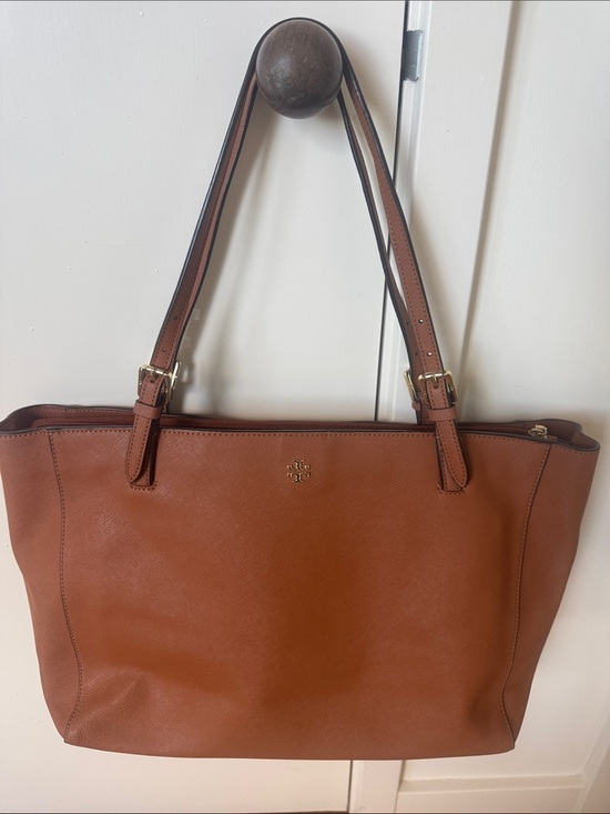Tory Burch Handbags - Tory Burch Saddle Brown Leather Tote with Adjustable Straps